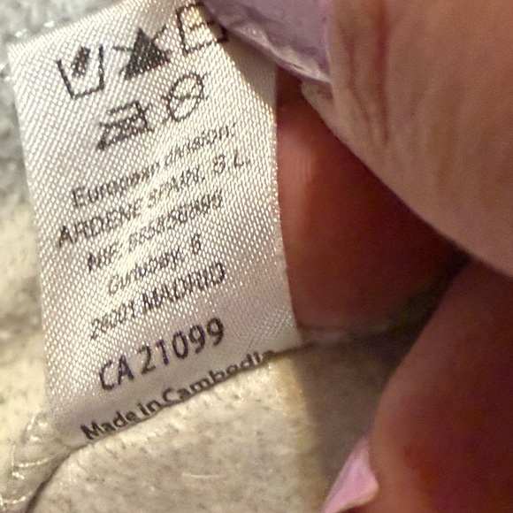 Zara Gray Athletic Shorts with Drawstring Waist - Picture 3 of 5